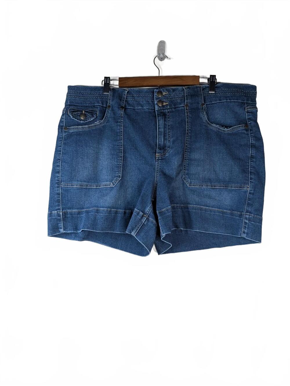 One 5 One Utility-Style Denim Shorts with Patch Pockets Size 20W